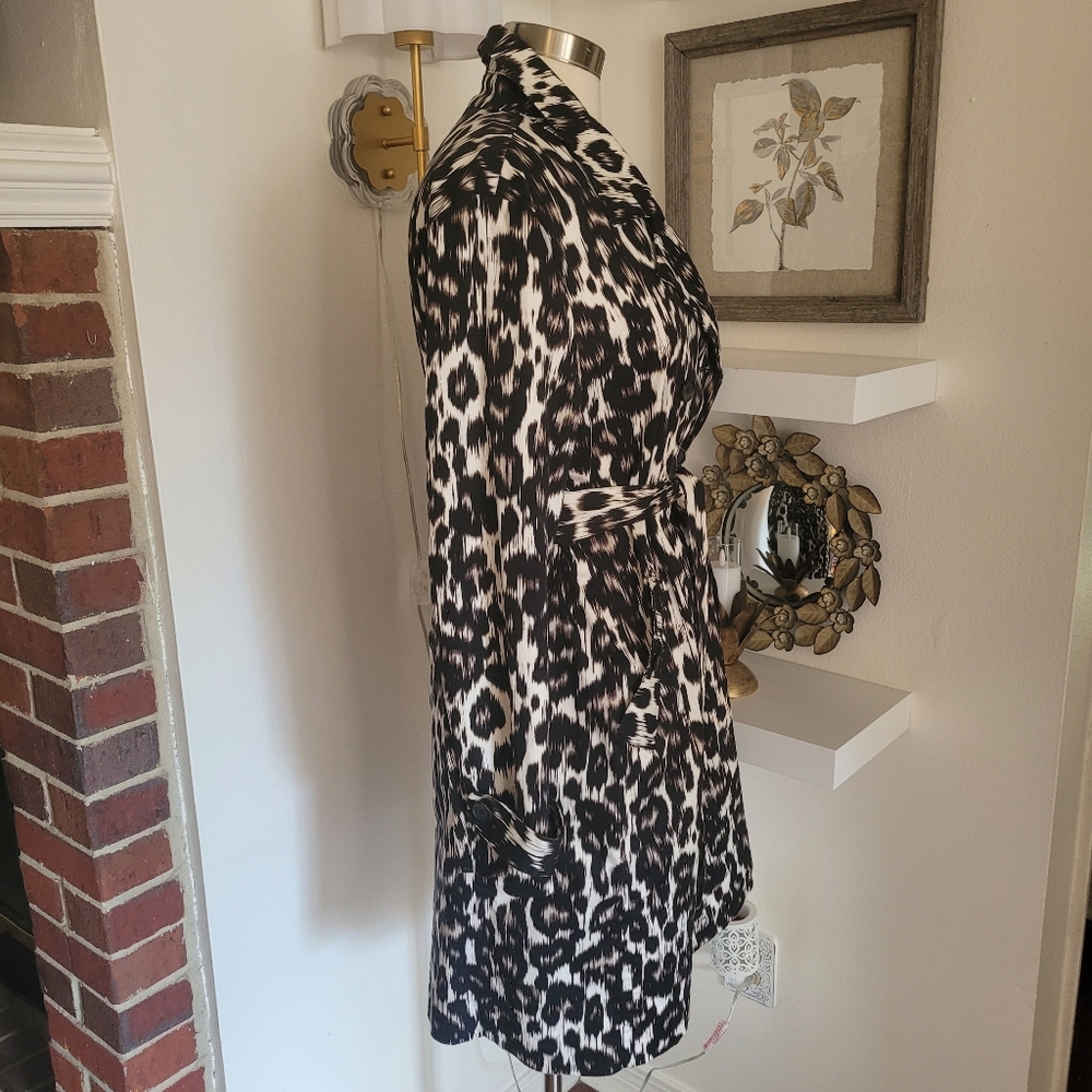 Dana Buchman Double Breasted Animal Print Trench Coat Size Large Lightweight - Picture 4 of 14